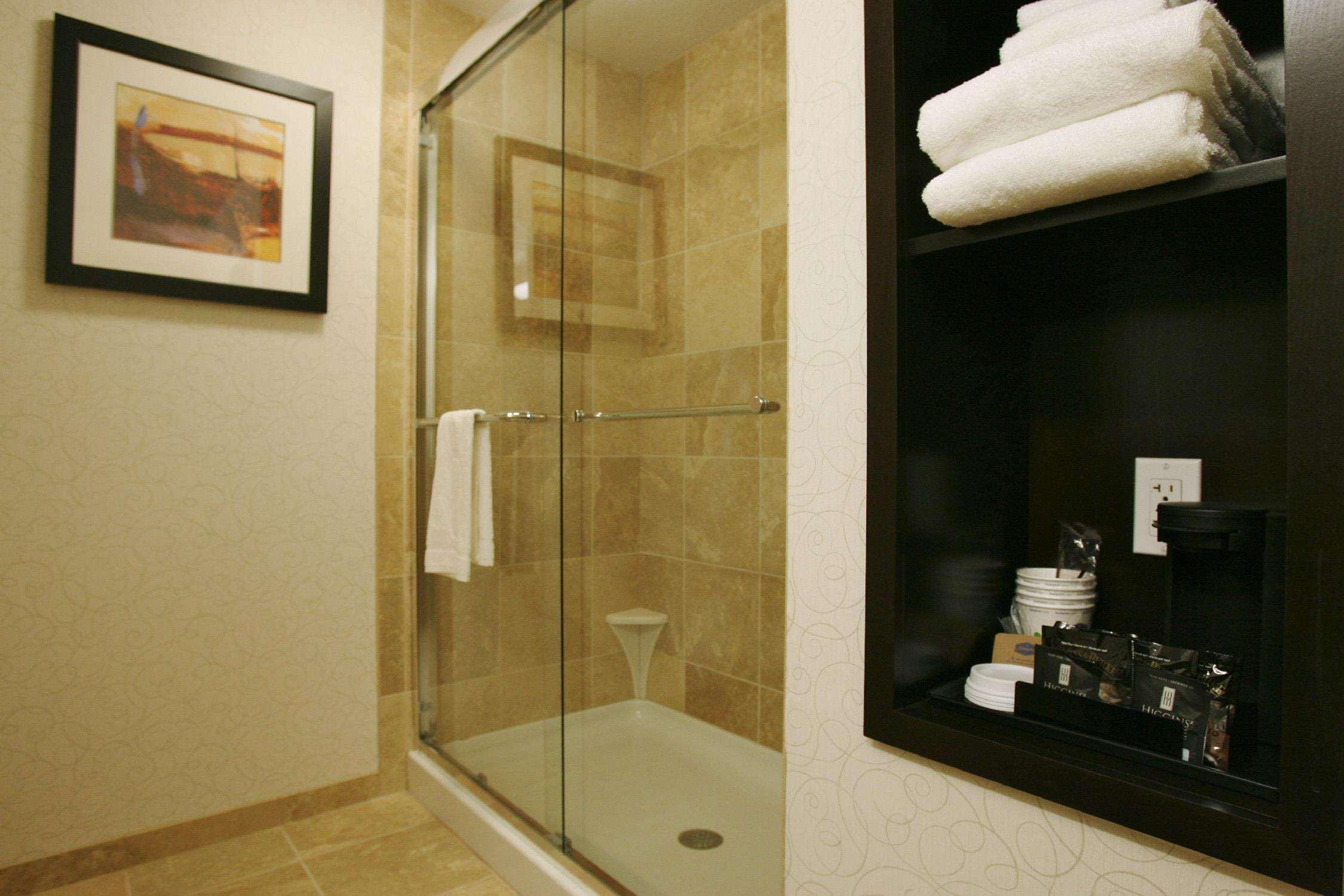 Hampton Inn & Suites Red Deer Penhold Habitación foto