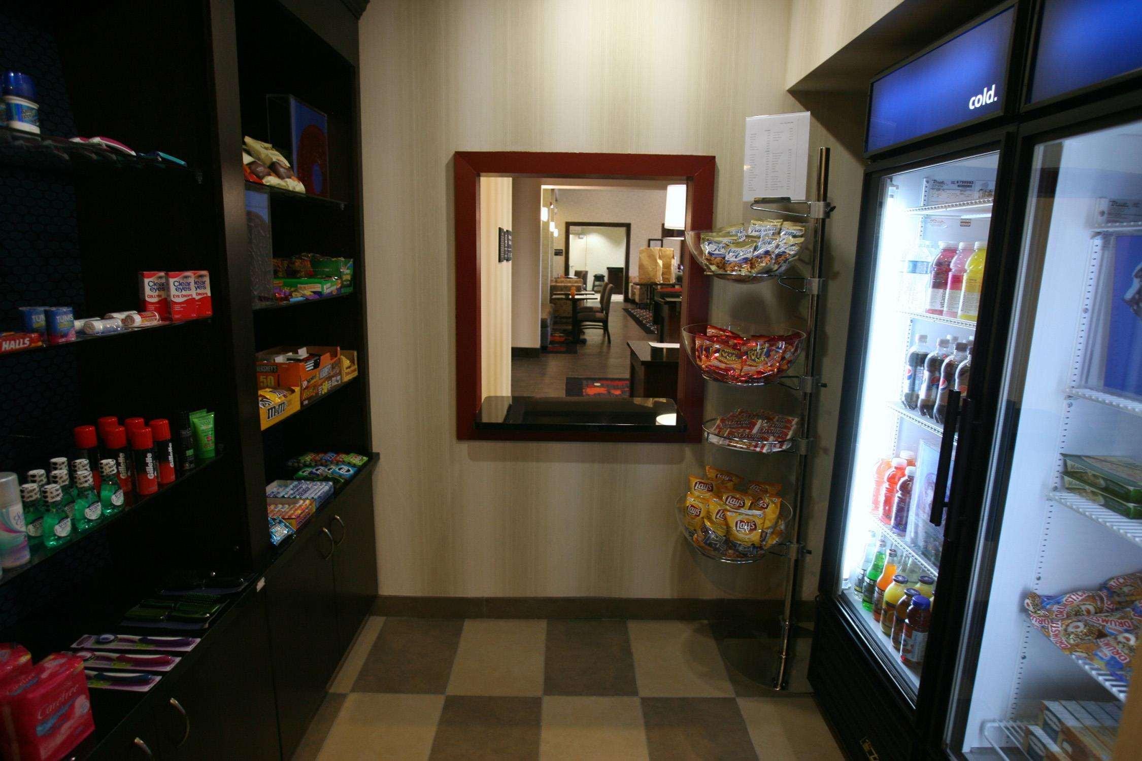 Hampton Inn & Suites Red Deer Penhold Facilidades foto