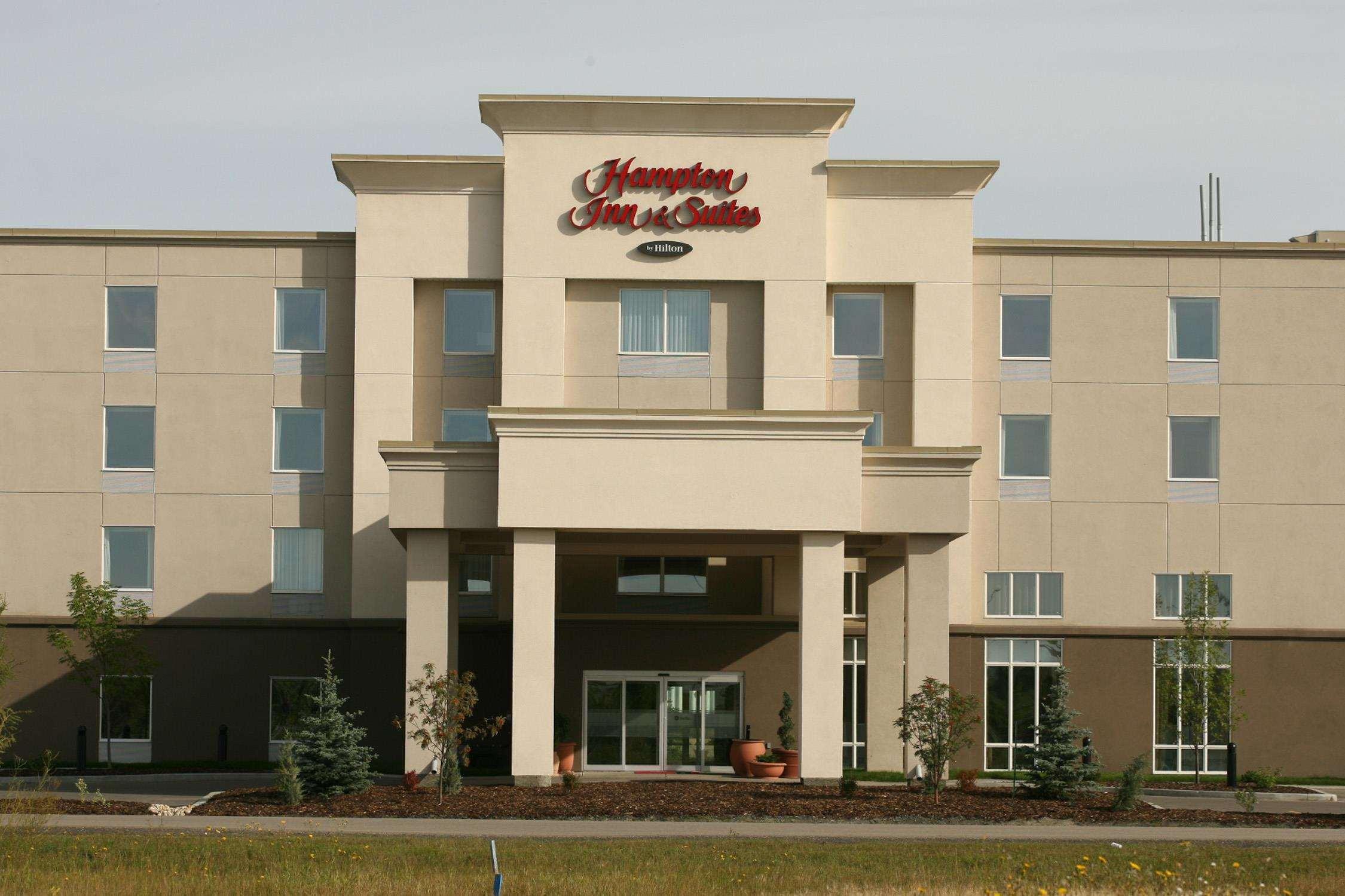 Hampton Inn & Suites Red Deer Penhold Exterior foto
