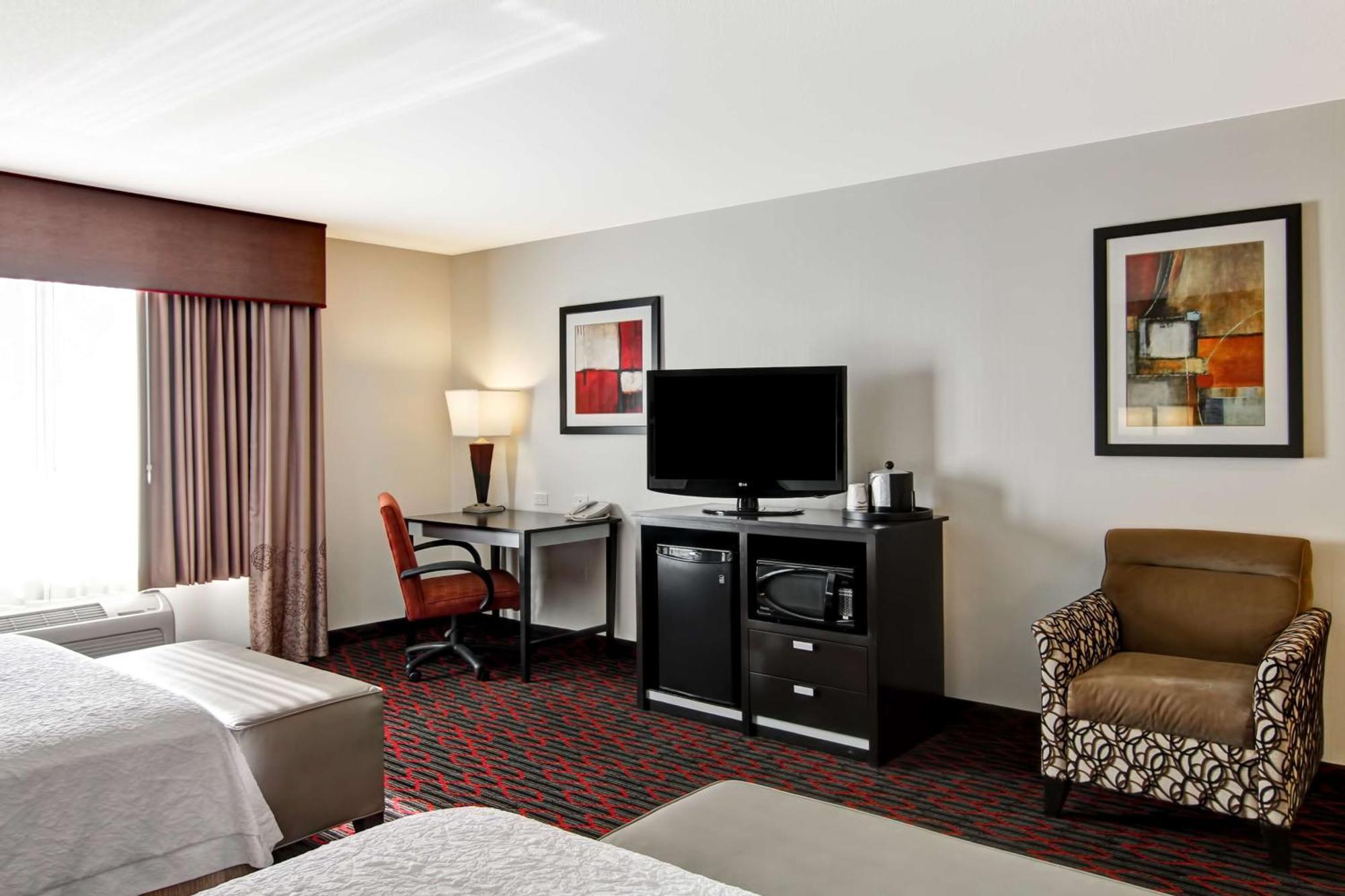 Hampton Inn & Suites Red Deer Penhold Exterior foto