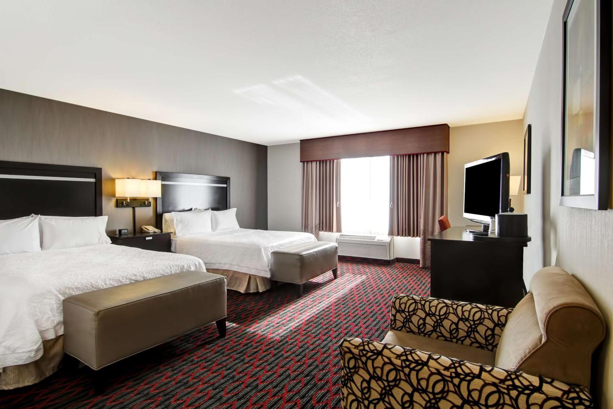 Hampton Inn & Suites Red Deer Penhold Exterior foto