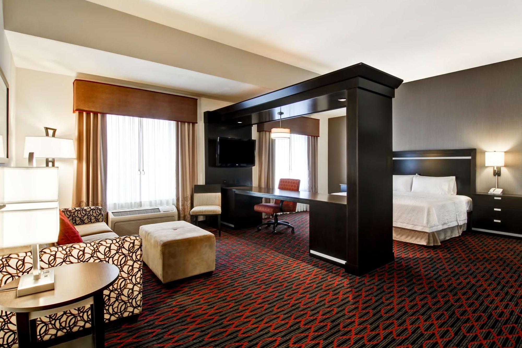 Hampton Inn & Suites Red Deer Penhold Exterior foto