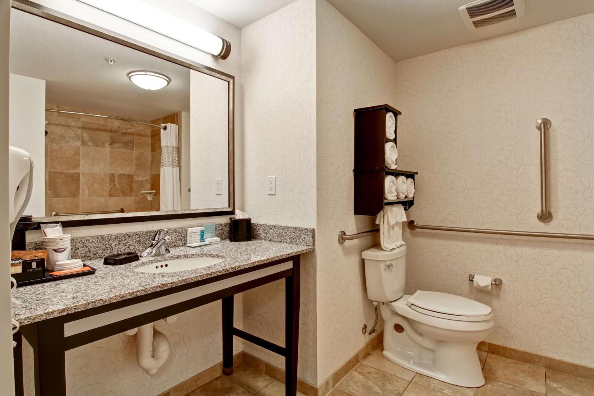 Hampton Inn & Suites Red Deer Penhold Exterior foto